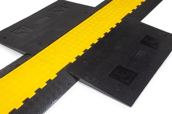 le kit entier de Rampe d'accès protège câbles 
