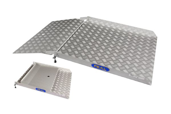 Feal Rampe Pont repliable pliée et dépliée