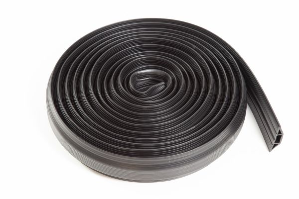 Protège-câble 1 Passage- Noir - 9m  (71x 13x 15.3mm) - passage de 5mm