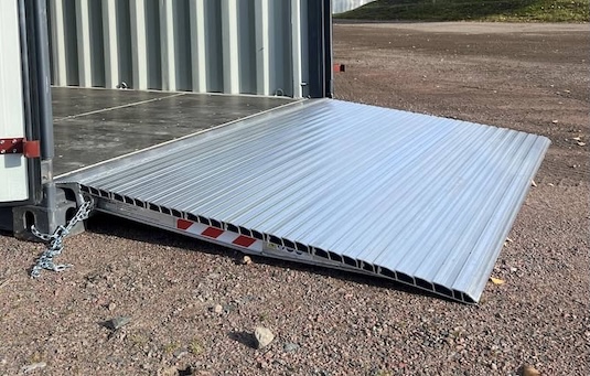 Rampe en aluminium au sol pour conteneurs 